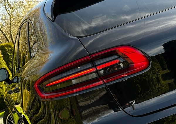 Porsche Macan cena 165800 przebieg: 63434, rok produkcji 2018 z Gąbin małe 631